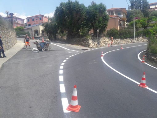 Diano Calderina, a giorni l'apertura di una nuova strada dedicata a Sandro Palmieri. Completati oggi i lavori di segnaletica (Foto) Diano Calderina, a giorni l'apertura di una nuova strada dedicata a Sandro Palmieri. Completati oggi i lavori di segnaletica (Foto)