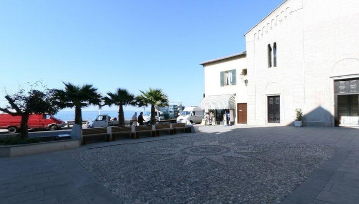 Santo Stefano al Mare: la manutenzione dell'aiuola di piazza Scovazzi affidata all'Istituto 'Aicardi' di Sanremo Santo Stefano al Mare: la manutenzione dell'aiuola di piazza Scovazzi affidata all'Istituto 'Aicardi' di Sanremo