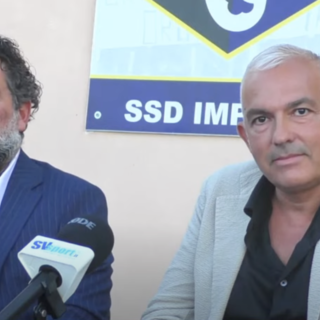 Calcio, Imperia. Ecco mister Buttu: "Squadra competitiva, ma in campo non va il blasone. Lavoro e impegno per puntare in alto" (Video) Calcio, Imperia. Ecco mister Buttu: "Squadra competitiva, ma in campo non va il blasone. Lavoro e impegno per puntare in alto" (Video)