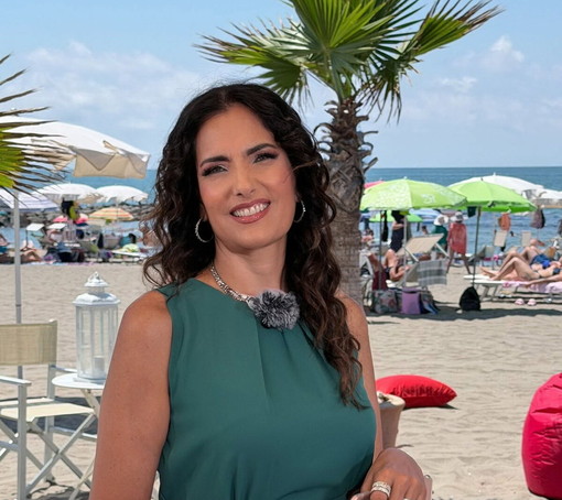 La giornalista Safiria Leccese ospite a Diano Marina della rassegna 'Due Parole in riva al mare'