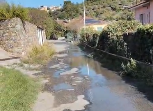 Strada Ciosa, il quartiere ostaggio di un tubo "maledetto" Strada Ciosa, il quartiere ostaggio di un tubo "maledetto"