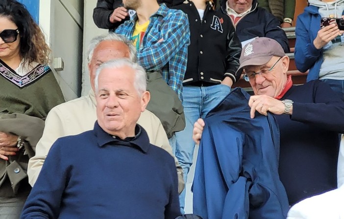 Il sindaco Scajola sugli spalti del 'Ciccione'