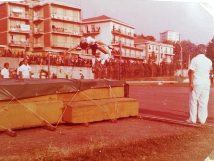 ACCADDE OGGI, 15 OTTOBRE 1978. La primatista mondiale del salto in alto in gara a Borgo Prino ACCADDE OGGI, 15 OTTOBRE 1978. La primatista mondiale del salto in alto in gara a Borgo Prino