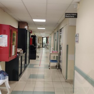 Aumento positivi Covid, da lunedì sospensione delle visite negli ospedali della provincia