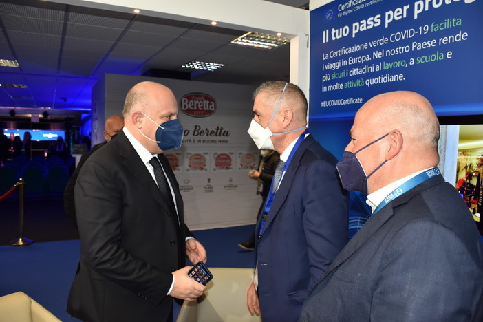 Il Sottosegretario alla Sanità Andrea Costa a Sanremo: "Il Festival un segnale di ripartenza per tutto il paese" (Foto e Video) Il Sottosegretario alla Sanità Andrea Costa a Sanremo: "Il Festival un segnale di ripartenza per tutto il paese" (Foto e Video)