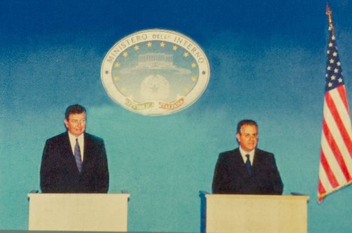 Claudio Scajola insieme a John Ashcroft, Ministro Usa della Giustizia e dell'Interno dal 2001 al 2005