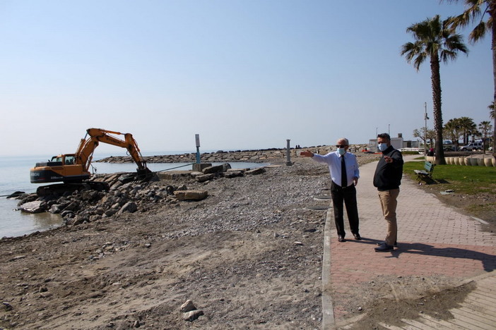 Imperia: sopralluoghi del Sindaco stamattina in città "Le opere servono a sostenere la ripresa che ci sarà" (Foto) Imperia: sopralluoghi del Sindaco stamattina in città "Le opere servono a sostenere la ripresa che ci sarà" (Foto)