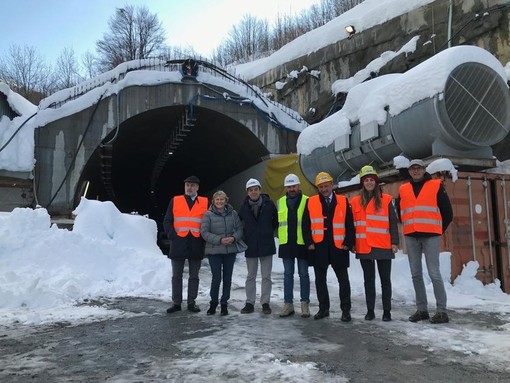 Tenda bis entro il 2024 e Cuneo-Nizza sotto la gestione RFI: gli obiettivi lanciati oggi a Limone Piemonte (Video) Tenda bis entro il 2024 e Cuneo-Nizza sotto la gestione RFI: gli obiettivi lanciati oggi a Limone Piemonte (Video)