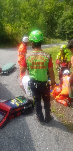 San Bernardo di Mendatica: cade durante un'escursione, ragazza trasportata in elicottero a Pietra Ligure