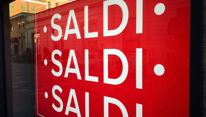 Passati il Natale ed il Capodanno ecco i 'saldi' che scattano sabato: caccia all'affare anche in provincia di Imperia Passati il Natale ed il Capodanno ecco i 'saldi' che scattano sabato: caccia all'affare anche in provincia di Imperia