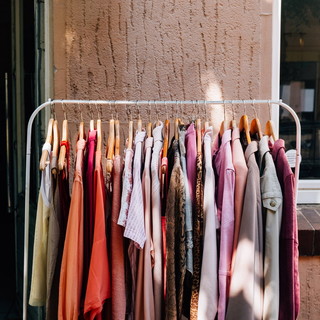 Nuovo regolamento comunale: cosa cambia per i commercianti dianesi che utilizzano stendini espositivi Nuovo regolamento comunale: cosa cambia per i commercianti dianesi che utilizzano stendini espositivi