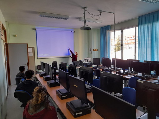 Coronavirus: sono sette i nuovi casi di positività nelle scuole della provincia di Imperia Coronavirus: sono sette i nuovi casi di positività nelle scuole della provincia di Imperia