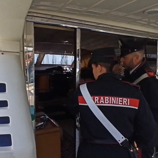 Imperia: esercizio abusivo della professione, il Nas dei Carabinieri sequestra uno yacht a un odontoiatra (Video)