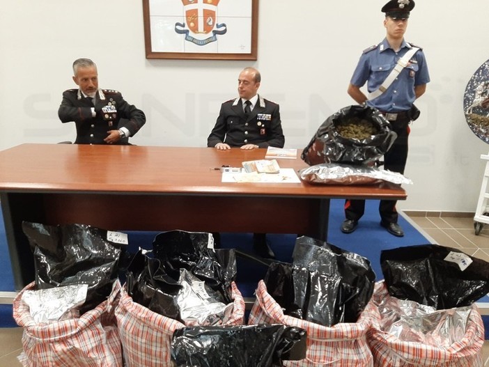 27 kg di marijuana pronti per essere spacciati nei locali notturni anche nell'imperiese: arrestato 33enne dai Carabinieri (Foto e Video)