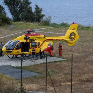 Mobilitazione di soccorsi ad Aurigo: uomo è rimasto incastrato sotto un trattore