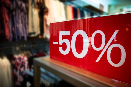 Scattano oggi i saldi: nella nostra provincia a gennaio frequentazione dei negozi in calo del 50%