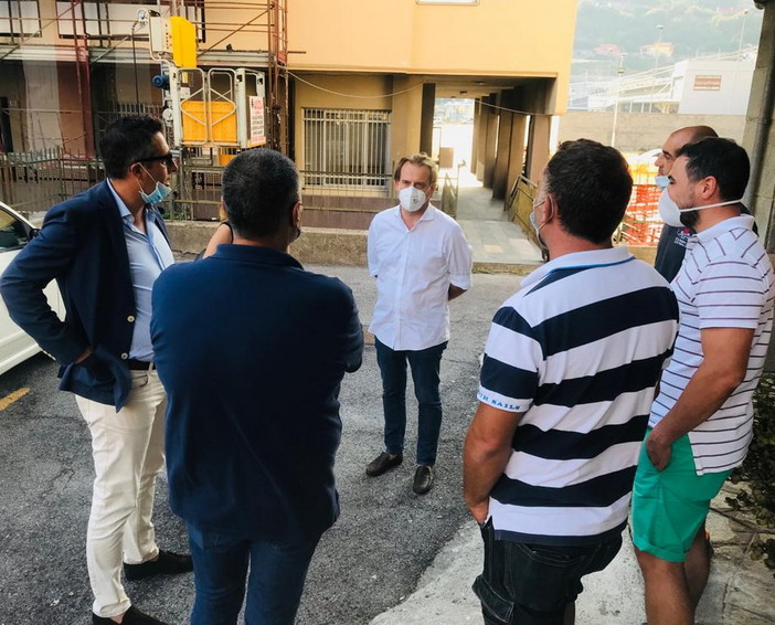 Imperia: sopralluogo di Marco Scajola (Cambiamo con Toti Presidente) ai lavori di riqualificazione delle facciate degli immobili di Arte Imperia: sopralluogo di Marco Scajola (Cambiamo con Toti Presidente) ai lavori di riqualificazione delle facciate degli immobili di Arte