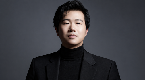 Esibizione del violinista Simon Zhu al teatro dell'opera del Casinò di Sanremo Esibizione del violinista Simon Zhu al teatro dell'opera del Casinò di Sanremo