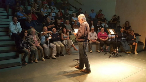 San Lorenzo al Mare: ottimo successo di partecipazione sabato per lo spettacolo di Franco Bianchi San Lorenzo al Mare: ottimo successo di partecipazione sabato per lo spettacolo di Franco Bianchi