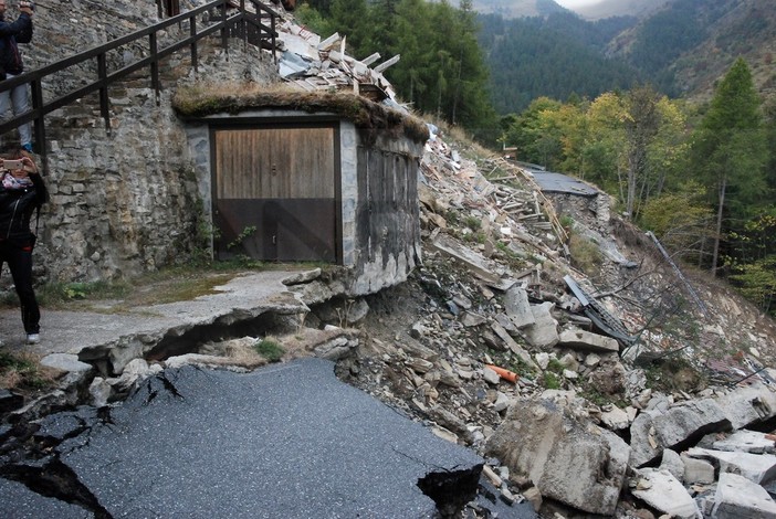 Mendatica: ecco il bando da un milione per la SP100 di Monesi, tra tempi tecnici e lavori sarà pronta per la fine del 2019? Mendatica: ecco il bando da un milione per la SP100 di Monesi, tra tempi tecnici e lavori sarà pronta per la fine del 2019?