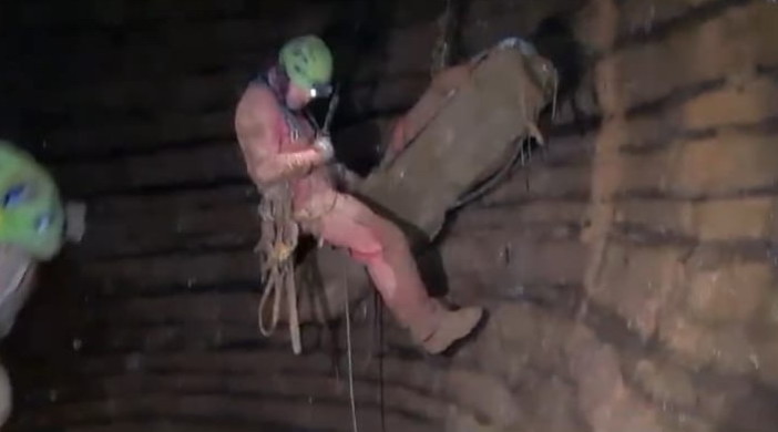 Soccorritori anche dalla nostra provincia nelle ricerche della speleologa infortunata in provincia di Bergamo Soccorritori anche dalla nostra provincia nelle ricerche della speleologa infortunata in provincia di Bergamo