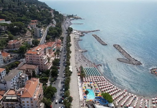AL DIRETTORE. Bracco (Pd): "Oneglia perde le sue spiagge storiche" AL DIRETTORE. Bracco (Pd): "Oneglia perde le sue spiagge storiche"