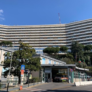 Emergenza Coronavirus: il bollettino del San Martino di Genova, riduzione dei ricoveri al quinto piano