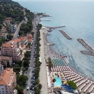 AL DIRETTORE.  Bracco (Pd): "Oneglia perde le sue spiagge storiche"