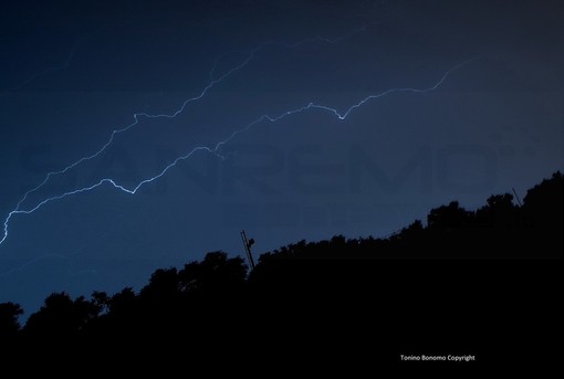 Maltempo: anche gli ultimi 'modelli' confermano l'allerta arancione, sulla nostra provincia il picco tra le 4 e le 7. Scuole tutte chiuse (Video)
