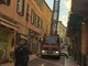 Diano Marina: tegole a rischio caduta in via Cavour, area messa in sicurezza dai Vigili del Fuoco (Foto)