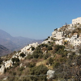 Trekking sulla Via del Sale da Zuccarello a Castelvecchio di Rocca Barbena domenica 3 aprile