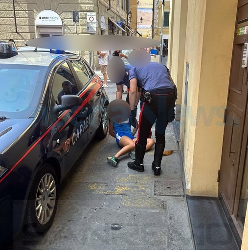 È ricoverata nel reparto di Psichiatria a Imperia la 19enne che voleva farsi consegnare bimba di un anno È ricoverata nel reparto di Psichiatria a Imperia la 19enne che voleva farsi consegnare bimba di un anno