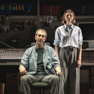 Paolo Calabresi e Carolina Di Domenico in 'Tutti gli uomini che non sono' al Teatro Cavour di Imperia