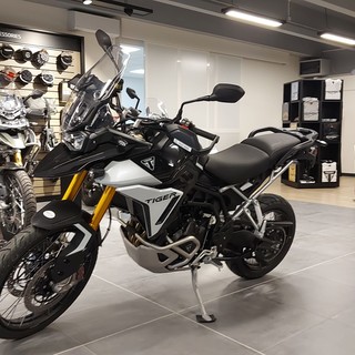 Triumph Imperia, le novità 2024 in prova su strada