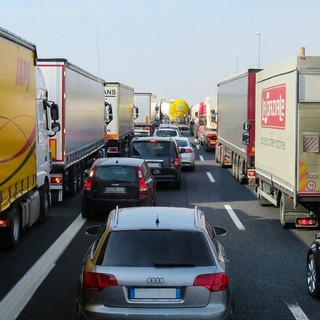 Autostrade: continuano i disagi sulla A10, lunghe code tra Genova Aeroporto e Genova Pegli
