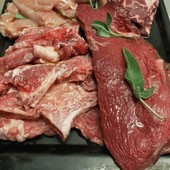 A Verezzo torna la grande festa della carne: alla Trattoria del Ponte due serate dedicate ai sapori della tradizione A Verezzo torna la grande festa della carne: alla Trattoria del Ponte due serate dedicate ai sapori della tradizione