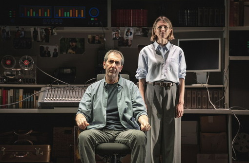 Paolo Calabresi e Carolina Di Domenico in 'Tutti gli uomini che non sono' al Teatro Cavour di Imperia Paolo Calabresi e Carolina Di Domenico in 'Tutti gli uomini che non sono' al Teatro Cavour di Imperia