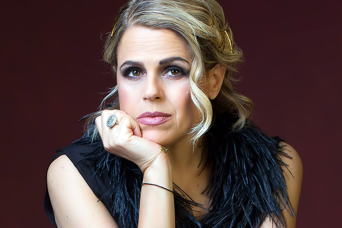 La cantante Tosca ospite a Diano Marina della rassegna ‘Incontri ravvicinati coi cantautori’