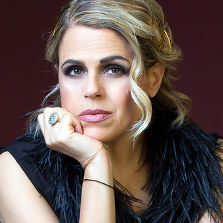 La cantante Tosca ospite a Diano Marina della rassegna ‘Incontri ravvicinati coi cantautori’