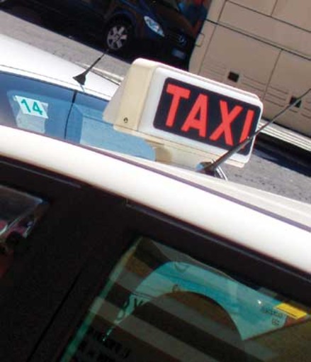 Taxi liguri più accessibili, moderni e green: pubblicato il bando regionale da 80 mila euro per la concessione di contributi