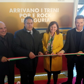 Trenitalia Liguria: debuttano i convogli ‘Rock e Pop’, la Regione &quot;Mantenuto impegno con i pendolari&quot; (Foto e Video)
