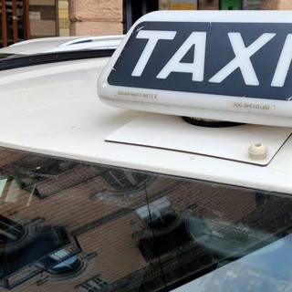 ACCADDE OGGI, 6 AGOSTO 1982. “Troppo caldo”: i taxisti chiedono al Comune l’installazione di una tenda antisole.