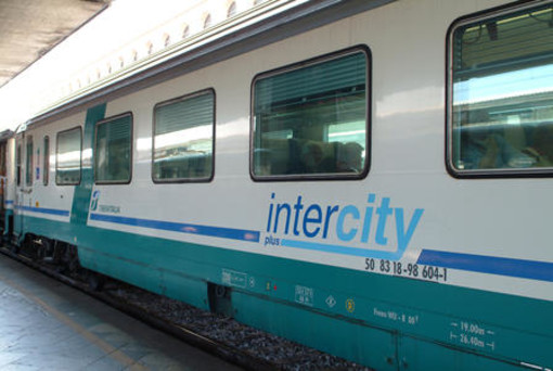 FS italiane, più comfort e puntualità per i viaggiatori degli intercity Trenitalia