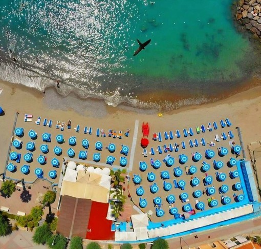 A San Lorenzo un mare senza barriere, firmata una convenzione tra "La Giraffa a Rotelle" e lo stabilimento "U Nustromu"