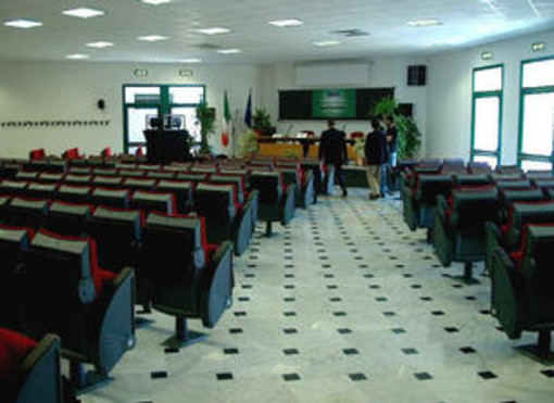 Processo ai 'furbetti del cartellino' di Sanremo, oggi la prima udienza all'università di Imperia