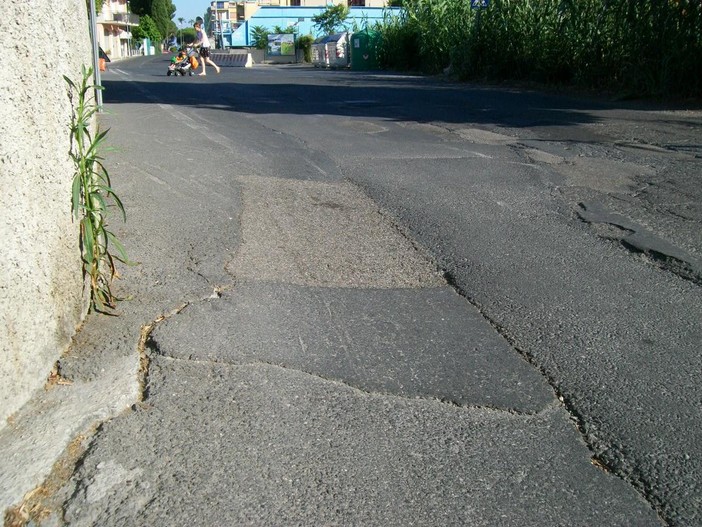 Diano Marina: pericoli in un tratto di via Rossini, un nostro lettore ringrazia il Comune