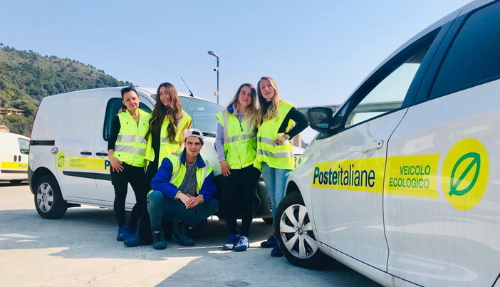 Da oggi 41 nuovi veicoli ‘green’ per i postini della nostra provincia: il recapito è sempre più sostenibile Da oggi 41 nuovi veicoli ‘green’ per i postini della nostra provincia: il recapito è sempre più sostenibile