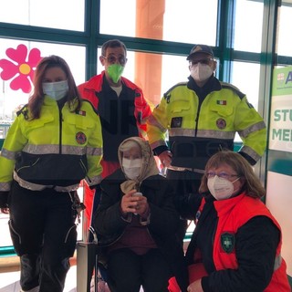 Vaccino covid per la donna più anziana della provincia di Imperia, è Anna Domenica Febbo di Riva Ligure (Foto e Video)