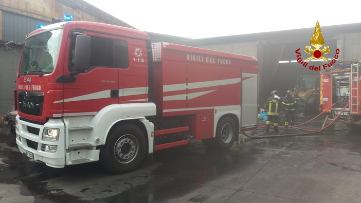 Vessalico: un casolare a fuoco questa mattina presto in regione Perinette