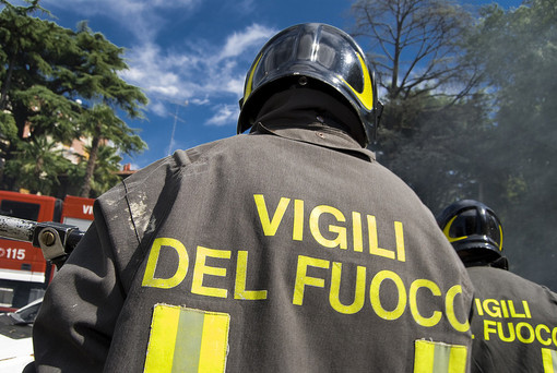 Vigili del Fuoco in azione per due incendi di sterpaglie in valle Armea e a Montegrazie